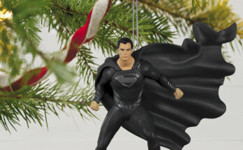DC-Comics-Zack-Snyder-Justice-League-Black-Suit-Superman-Ornament_1799QXI7116_02 Adorno de Hallmart de Superman "Liga de la Justicia de Zack Snyder"